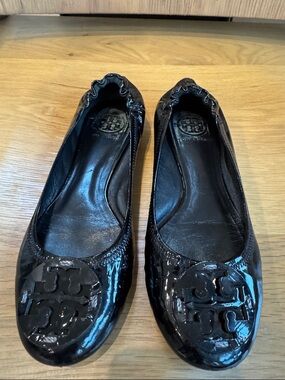 Tory Burch Black Patent Leather Logo Ballet Flats